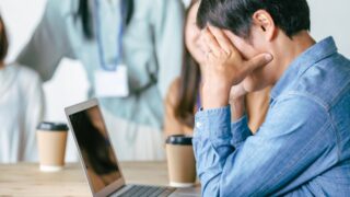 神田のデスクワーカー必見!マッサージで肩こりが治らない理由と姿勢改善法