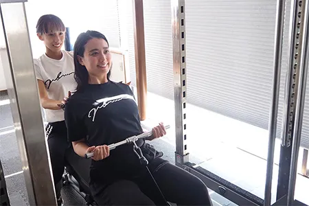 住吉のパーソナルジムVIBRUNのトレーニング風景